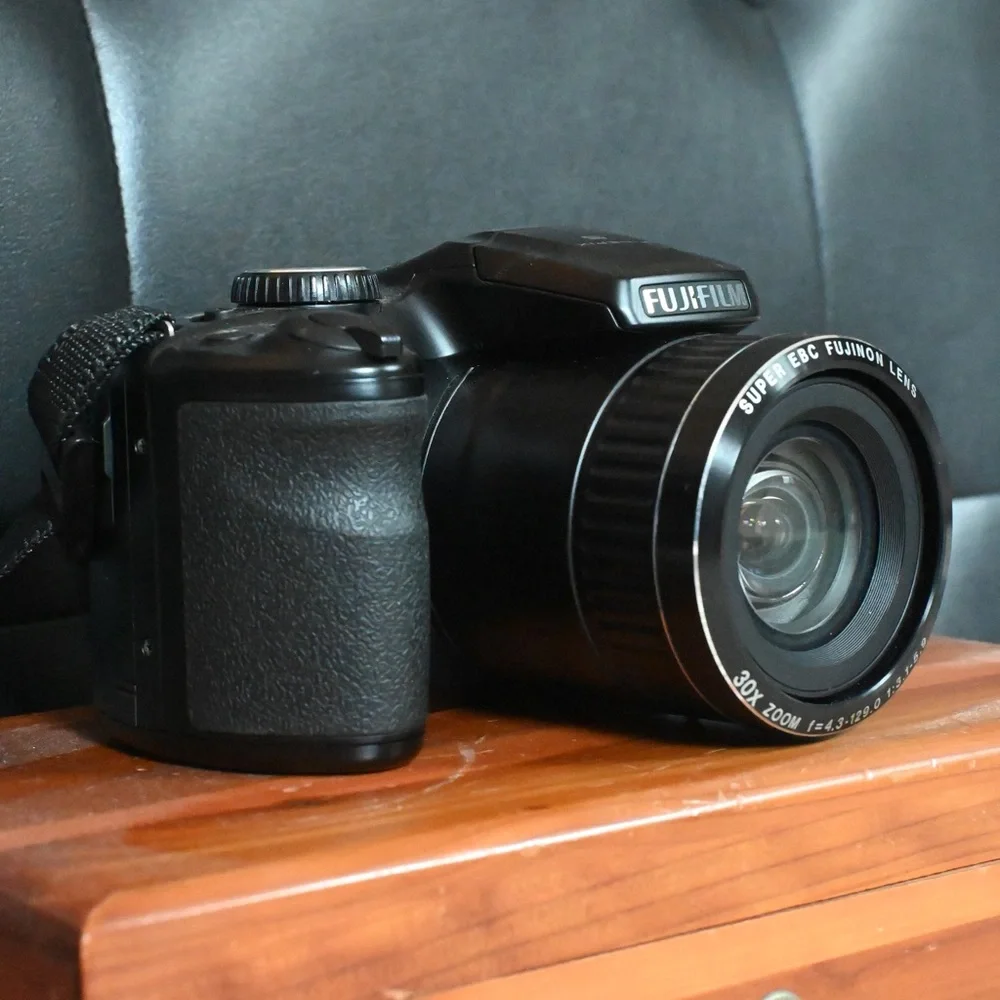 Fujifilm Finepix S6800 Solid Black Digital Camera With Blk/Wht Camera Strap